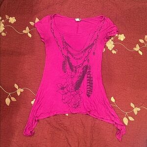 Vibrant Magenta Short Sleeve Top with Graphic Design